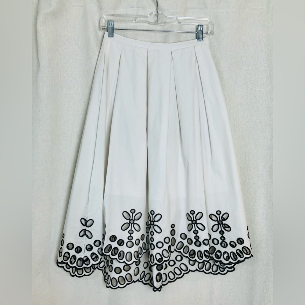 Anthropolo Moulinette Soeurs Skirt 2 White Black Embroidered Eyelet Flora A-Line
